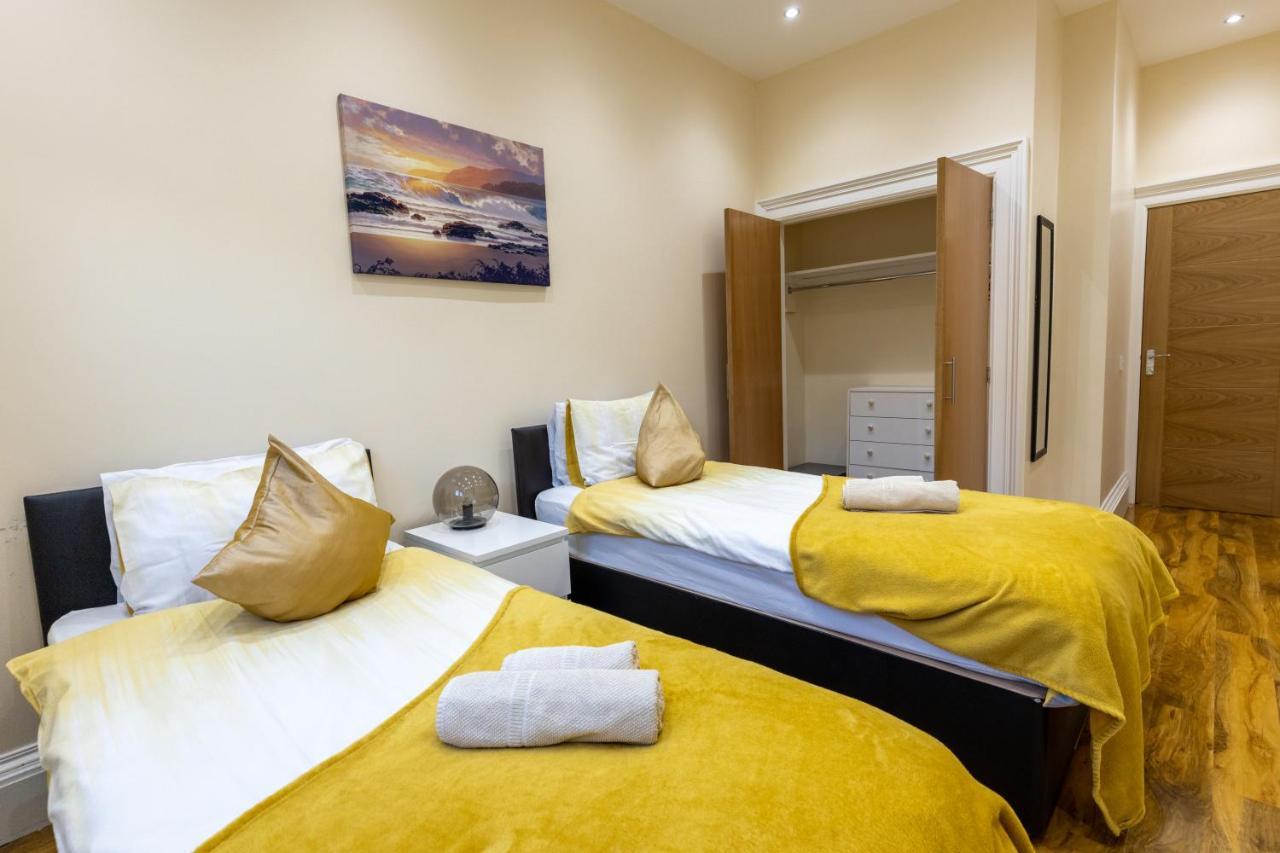 New 3-Bedroom Apartment Close To City Centre Edinburg Exteriör bild